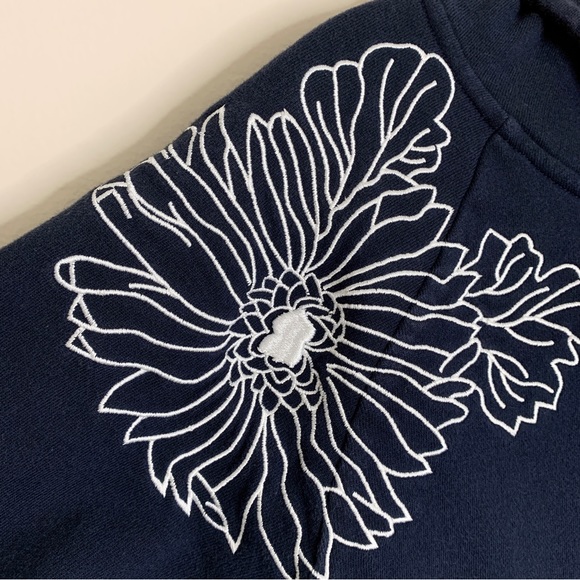 Thom Browne Koi & Chrysanthemum Embroidered Classic 4-Bar Hoodie - Picture 5 of 16